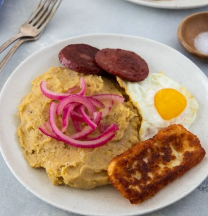 Mangú with 2 Eggs