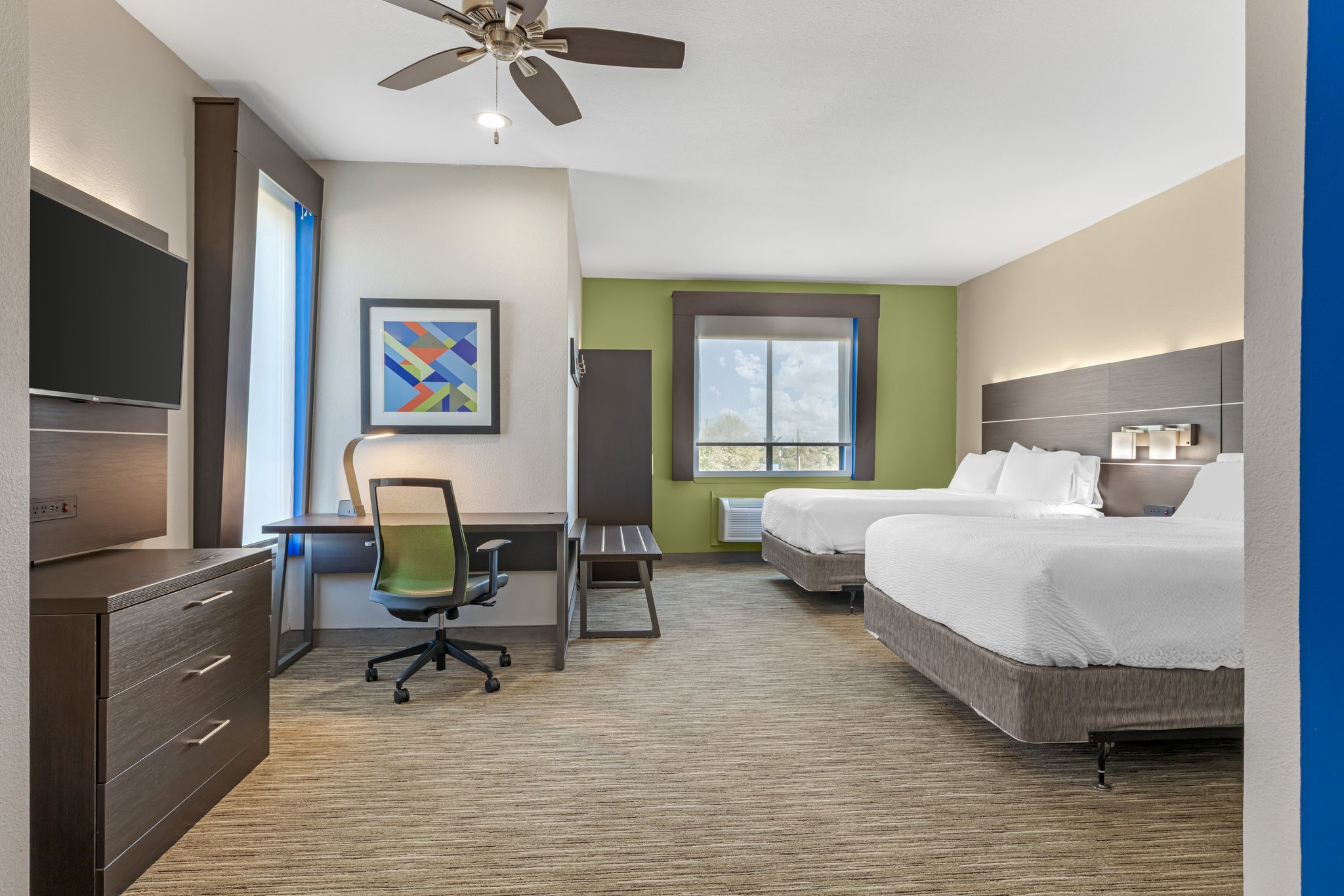 Holiday Inn Express & Suites Fairfield-North by IHG Image