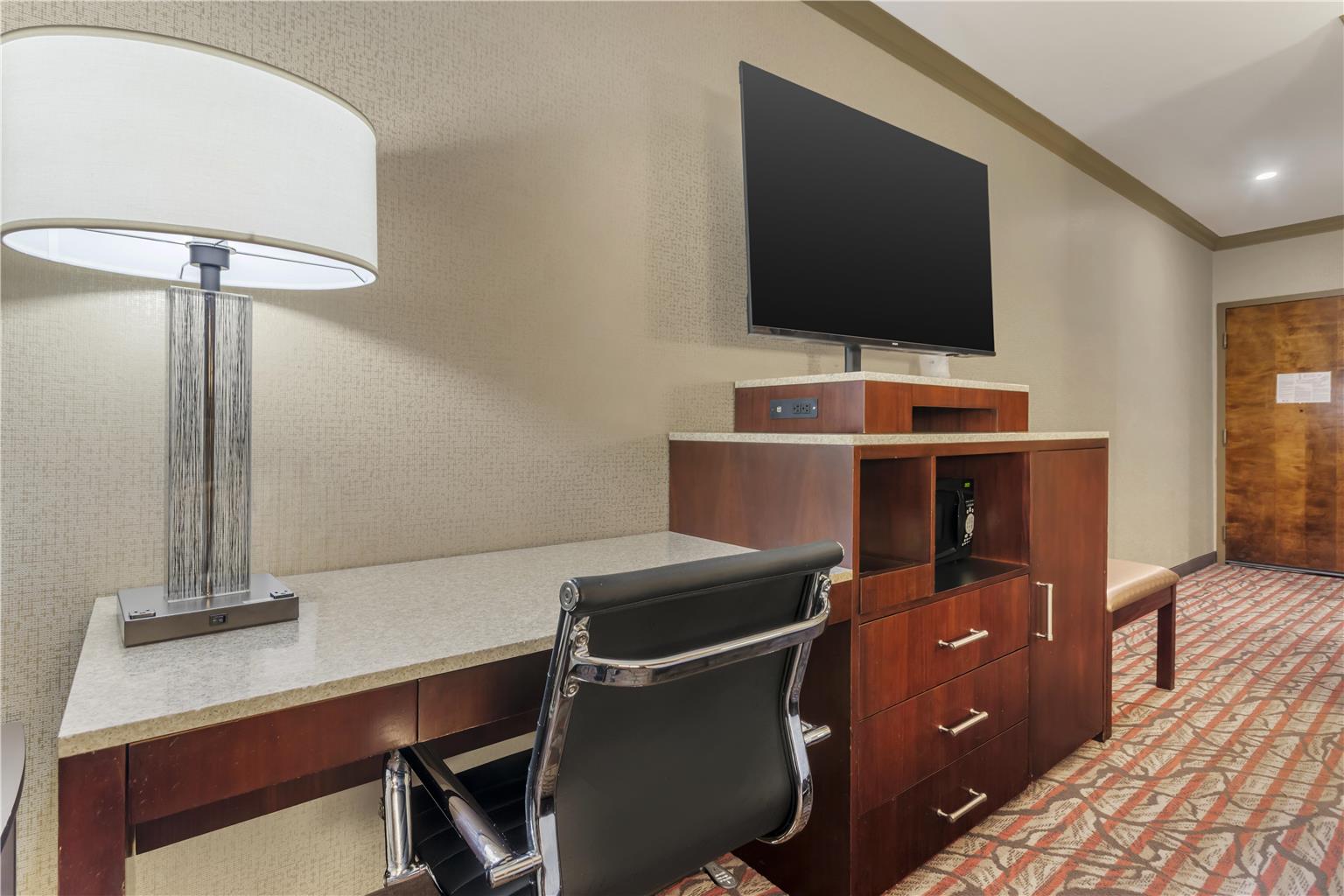 Best Western Plus Brookside Inn Image