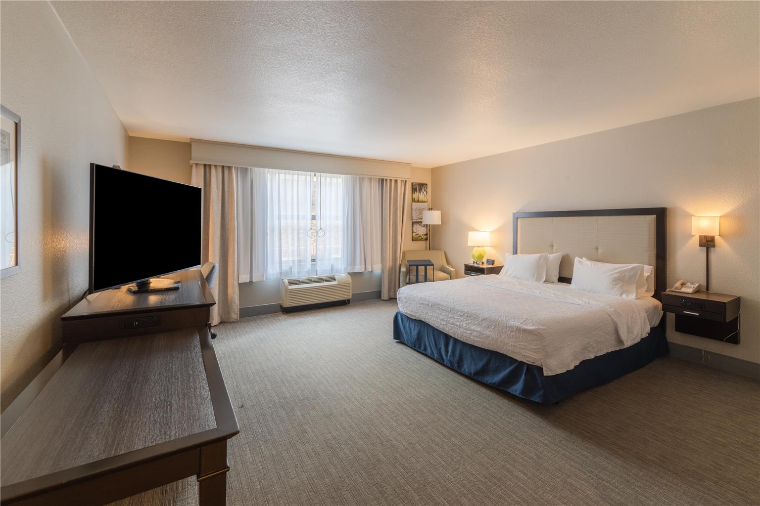 Hampton Inn & Suites Florence-Downtown Image