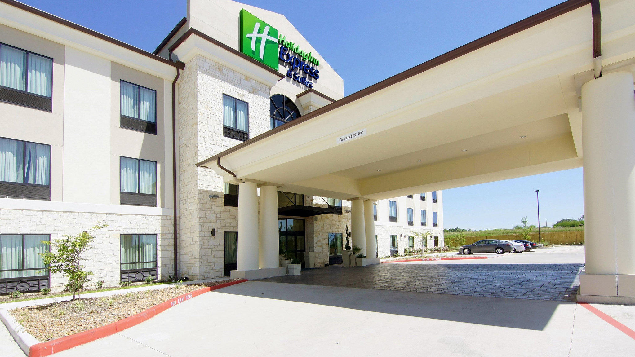 Holiday Inn Express & Suites Cuero Photo