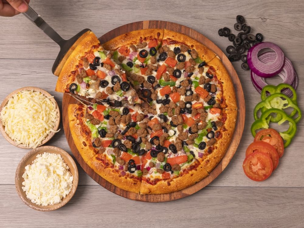 Medium Can Am Mediterranean Pizza