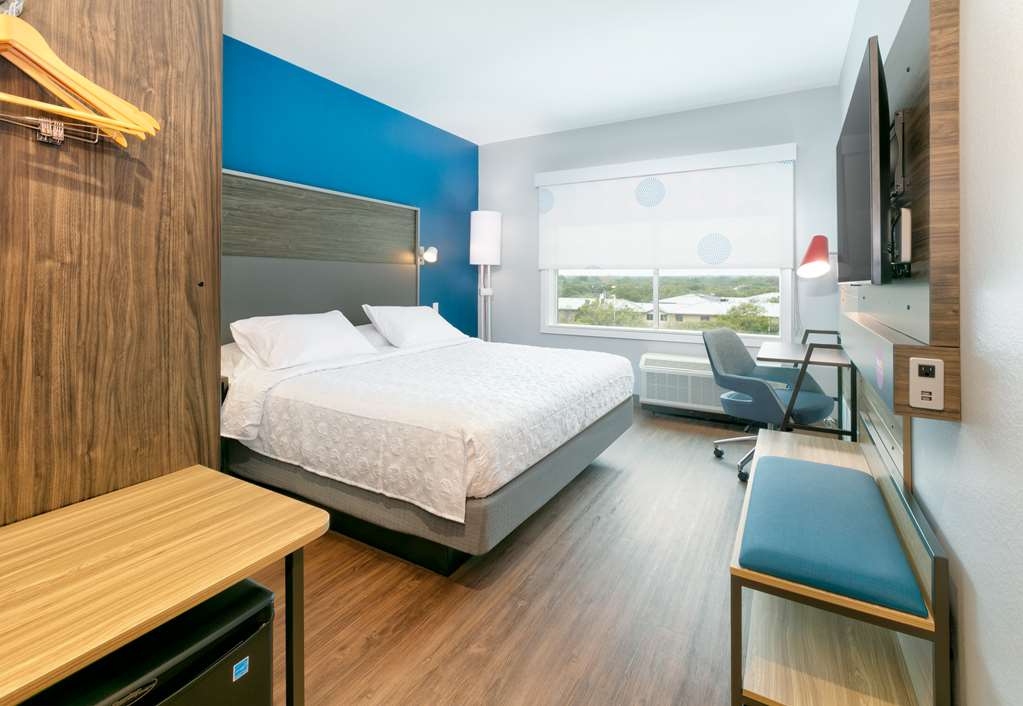 Tru by Hilton Austin NW Arboretum Image