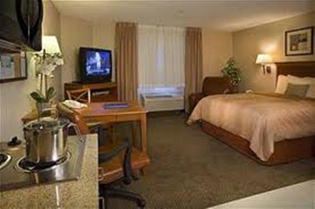 Candlewood Suites Logan Photo