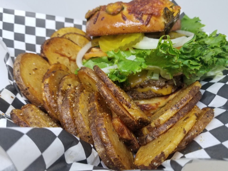 DOUBLE BAGEL CHEESEBURGER