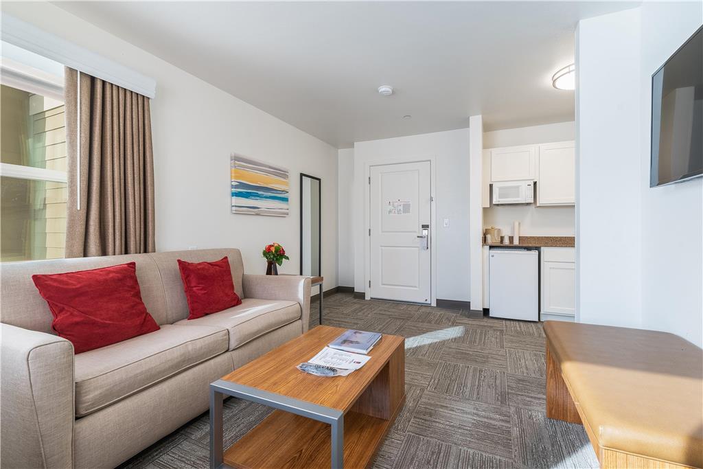 Marshall Suites Bainbridge Island, SureStay Collection Image