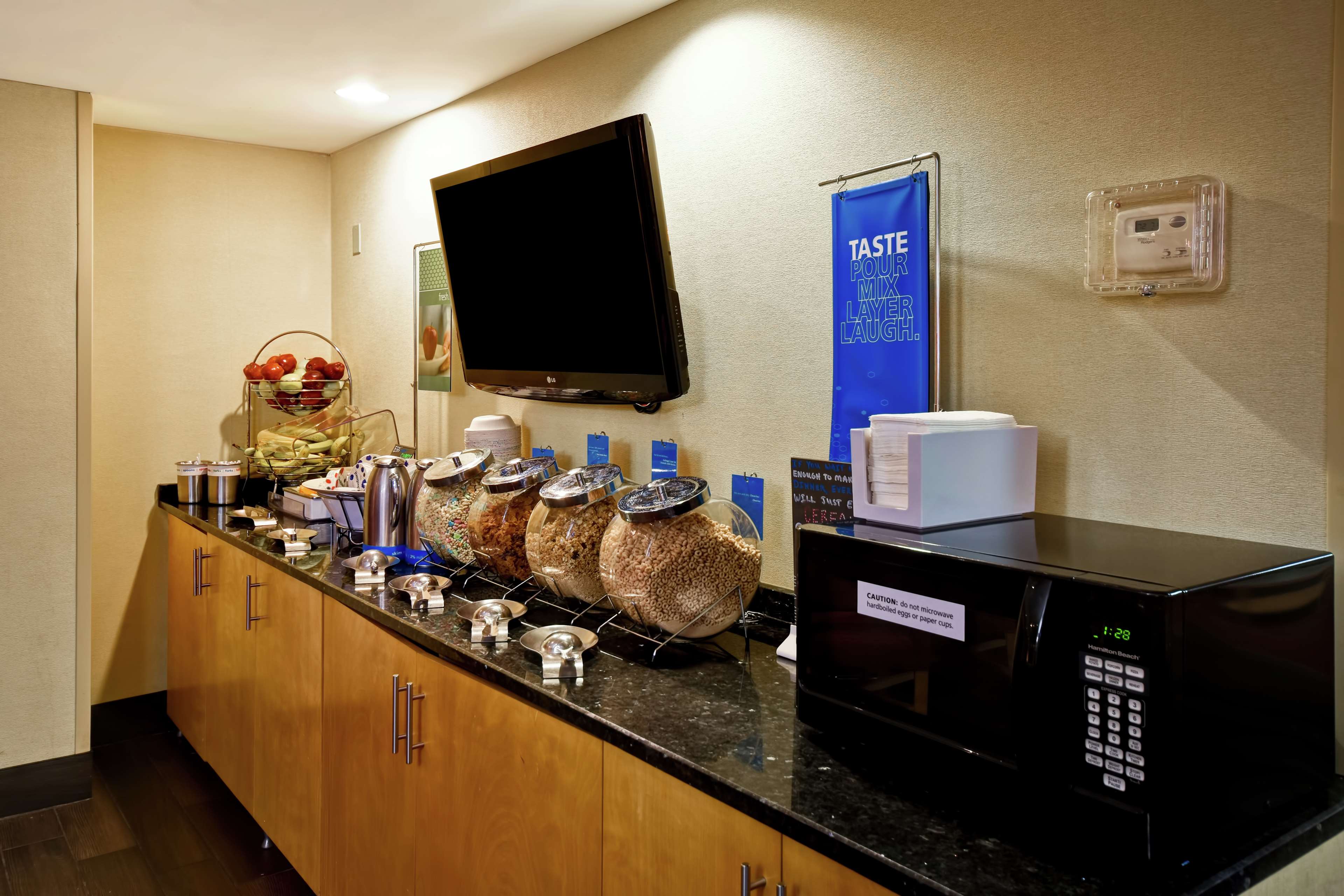 Hampton Inn Louisville-Airport Photo