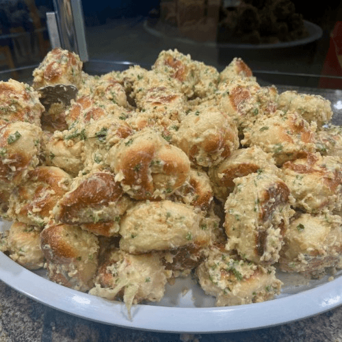 6 Pieces Garlic Knots