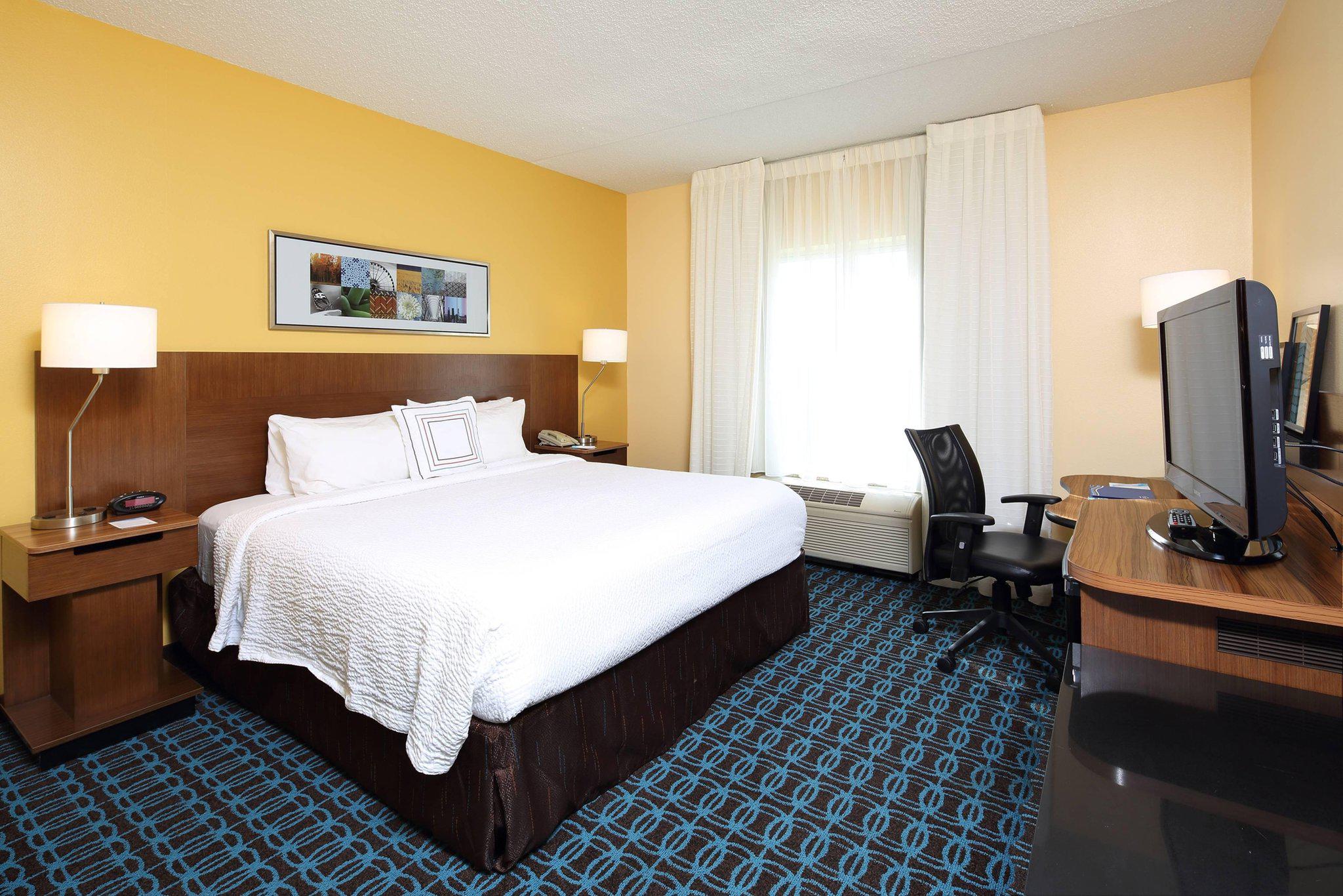 Fairfield Inn & Suites by Marriott Newark Liberty International Airport Photo