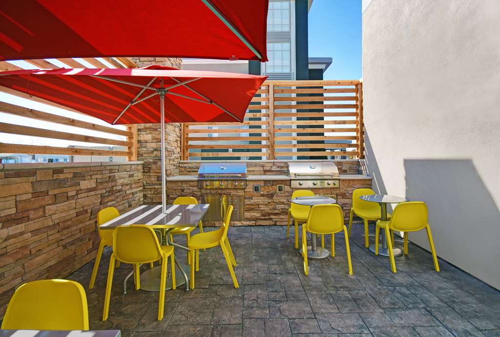 Home2 Suites by Hilton Columbus, IN Image