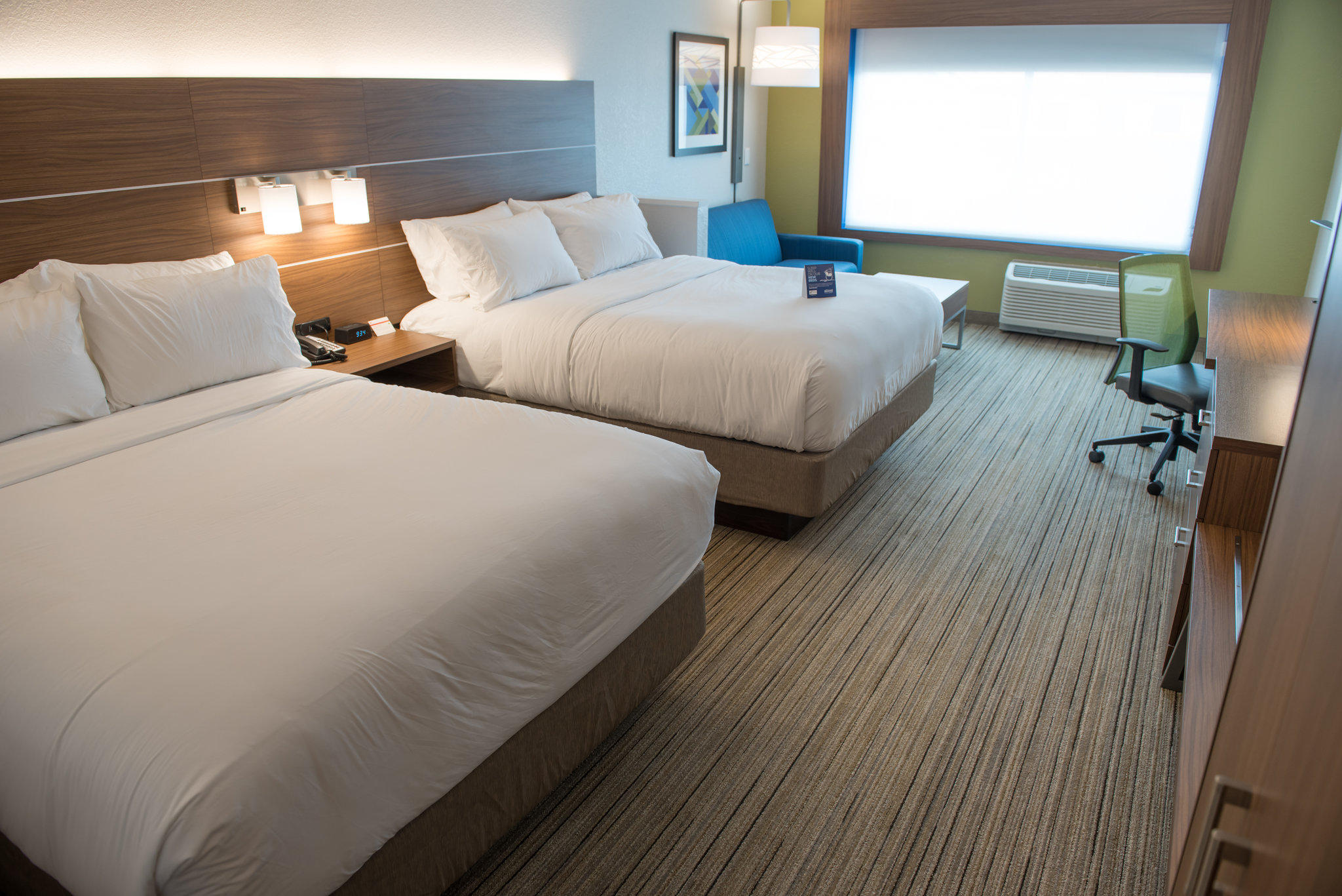 Holiday Inn Express & Suites Merrillville Photo