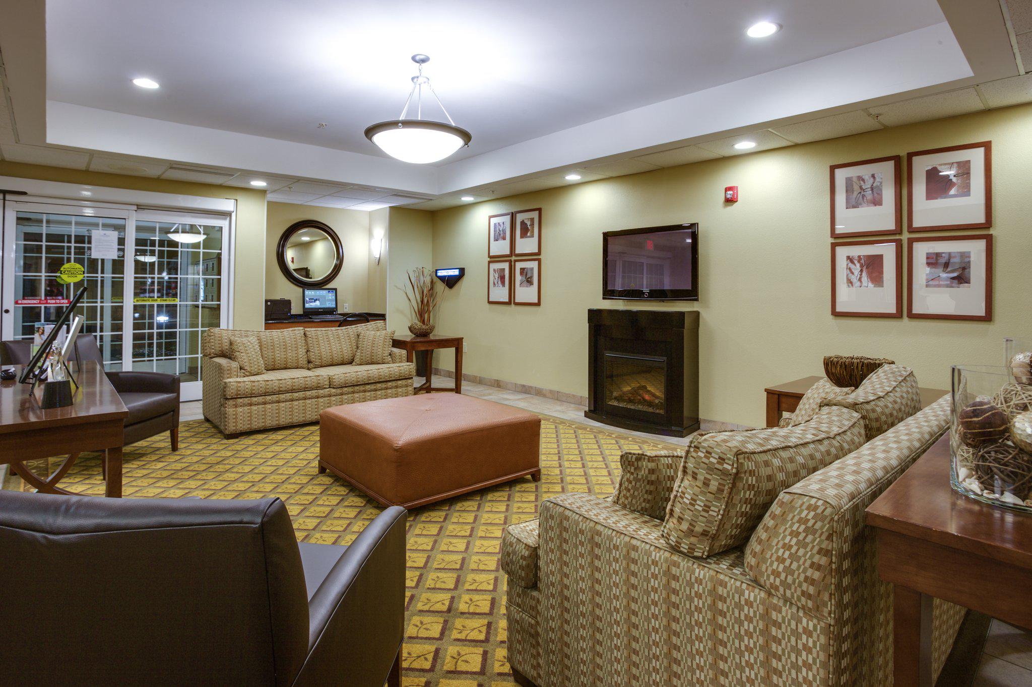 Candlewood Suites Richmond Airport Photo