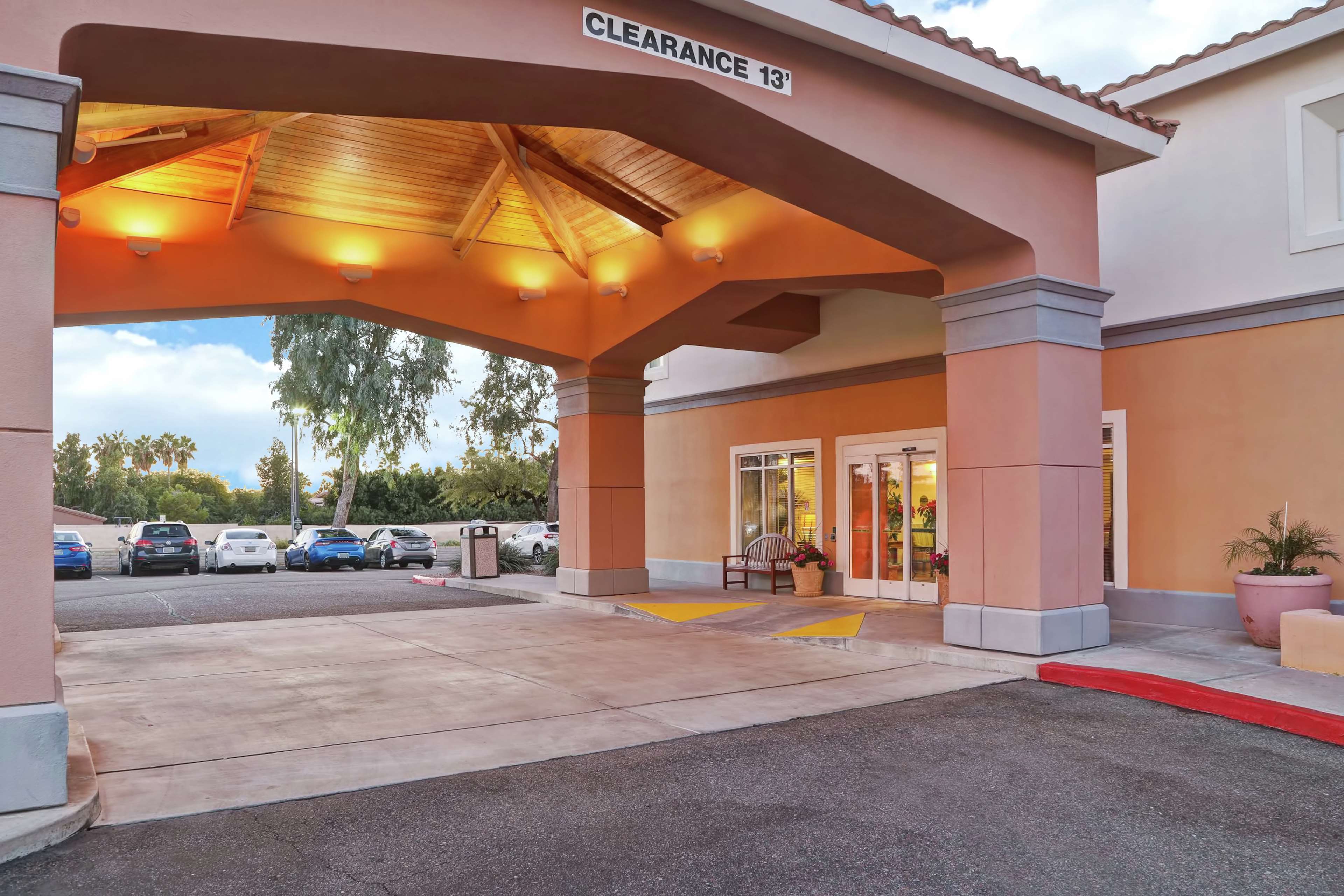 Homewood Suites by Hilton Phoenix/Scottsdale Photo