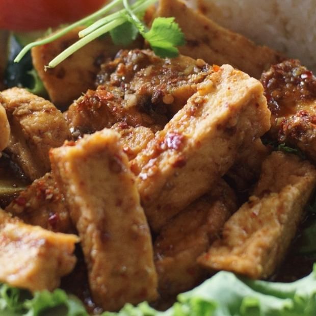 Fried Tofu / Lemongrass / Chili Garlic (Com Dau Hu Chien Xa Ot)