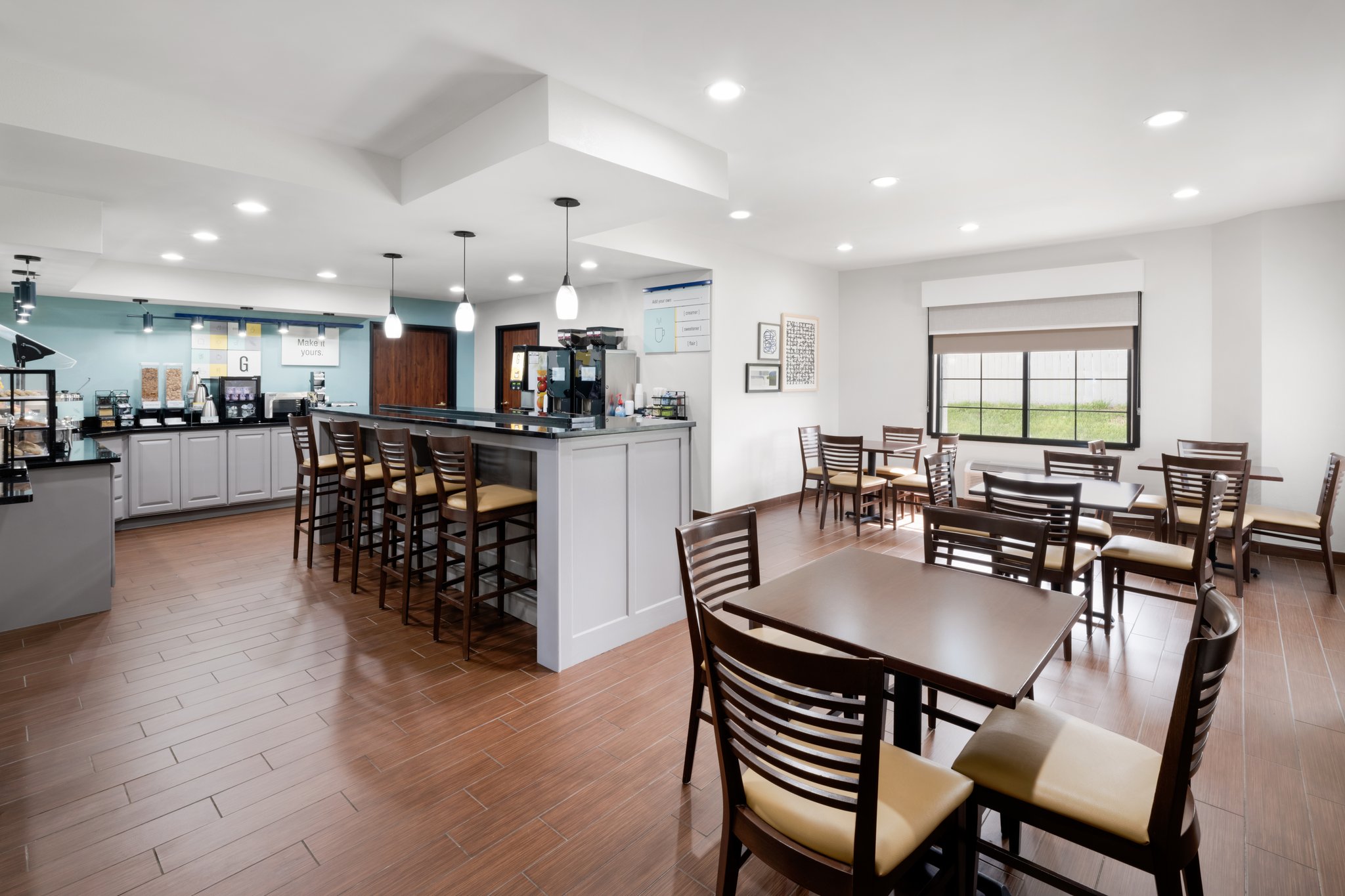 Garner Hotel Topeka West by IHG Image