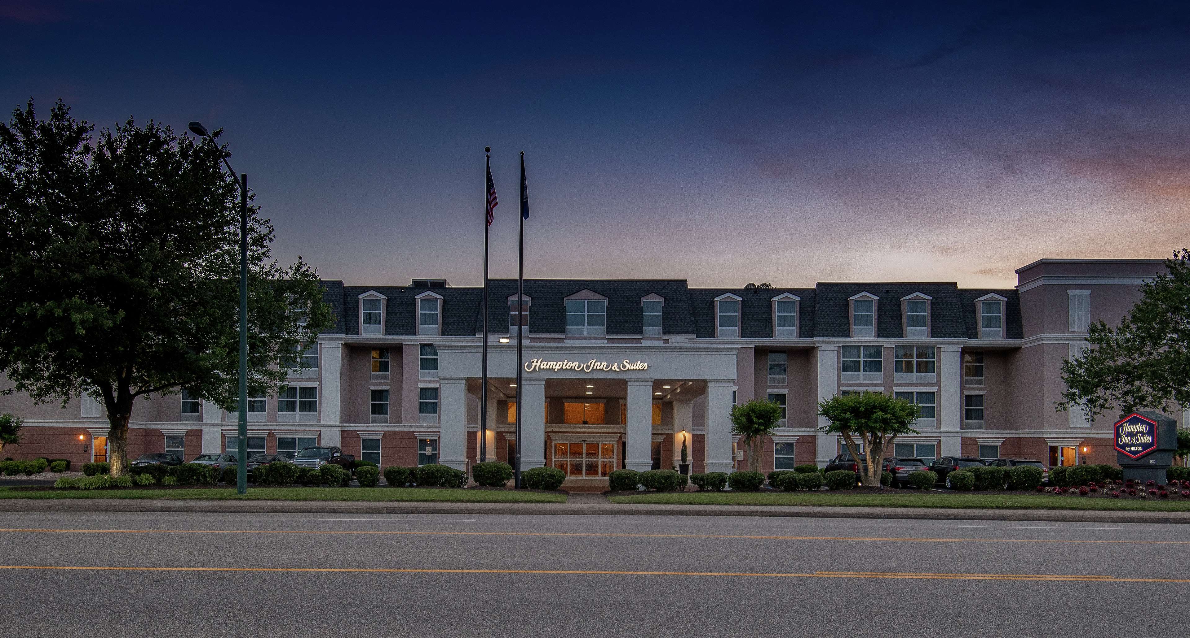 Hampton Inn & Suites Williamsburg-Richmond Rd. Photo