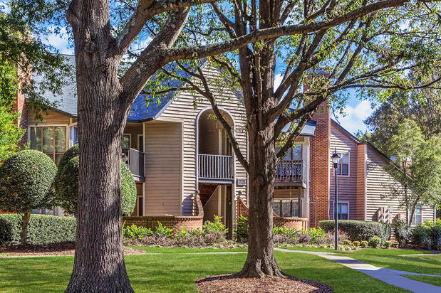 Images Camden Foxcroft Apartments