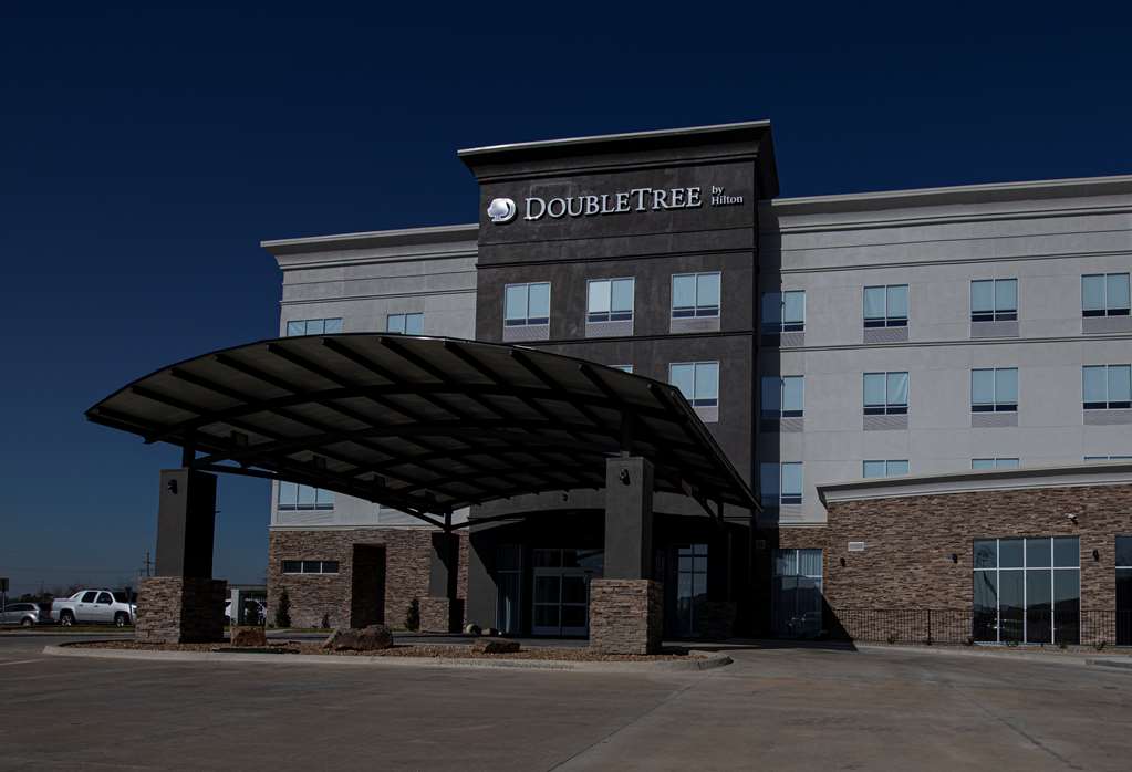 DoubleTree by Hilton Sulphur Lake Charles Image