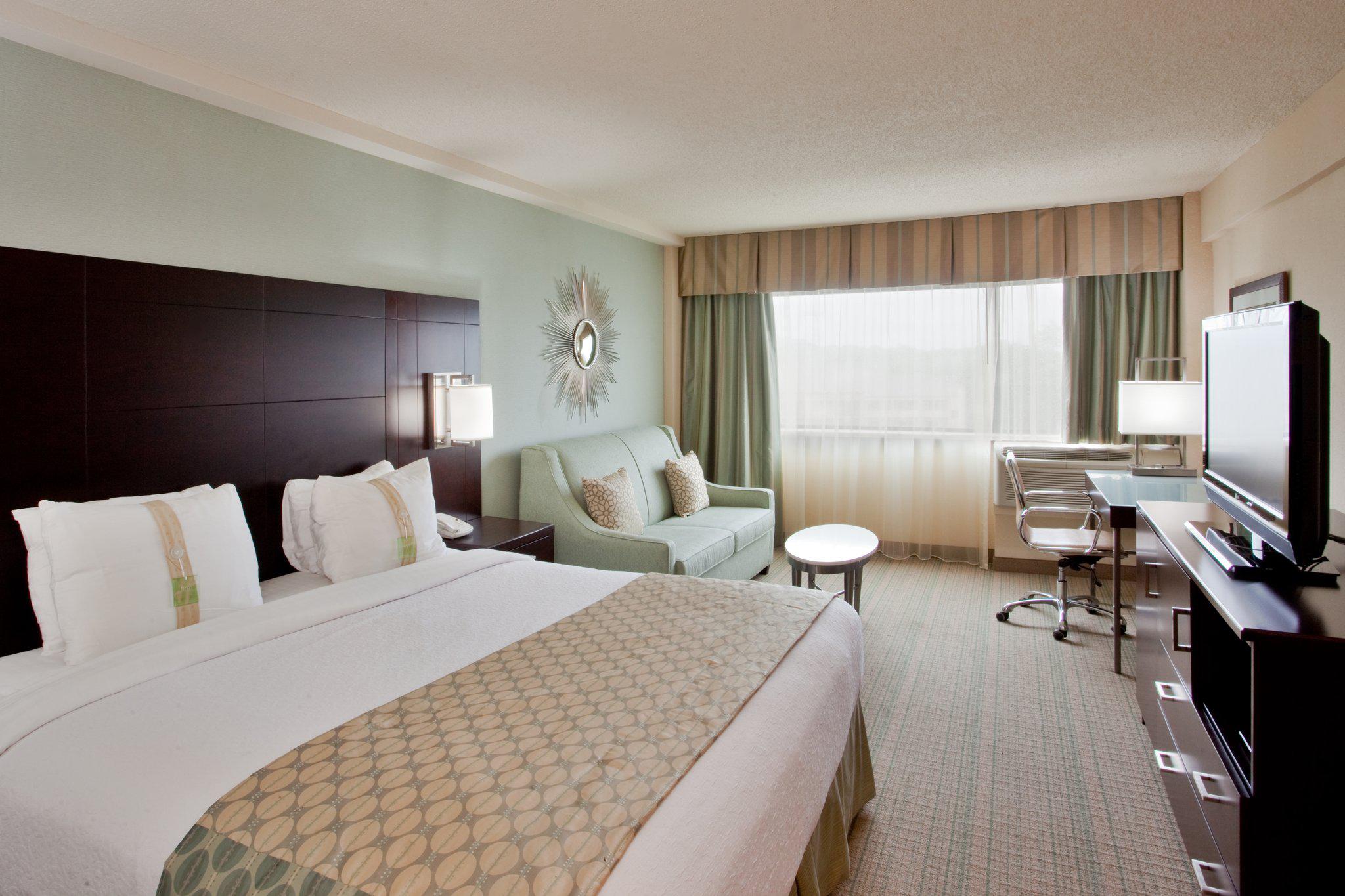 Holiday Inn Virginia Beach - Norfolk Photo