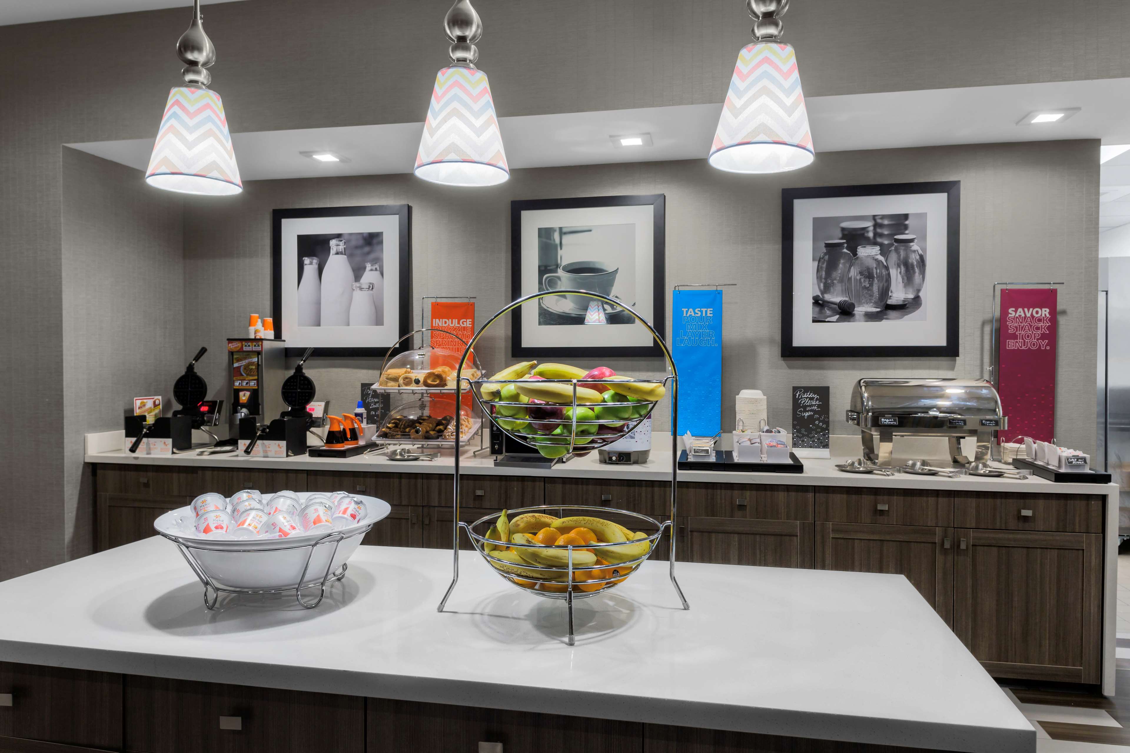 Hampton Inn & Suites Los Angeles/Hollywood Photo