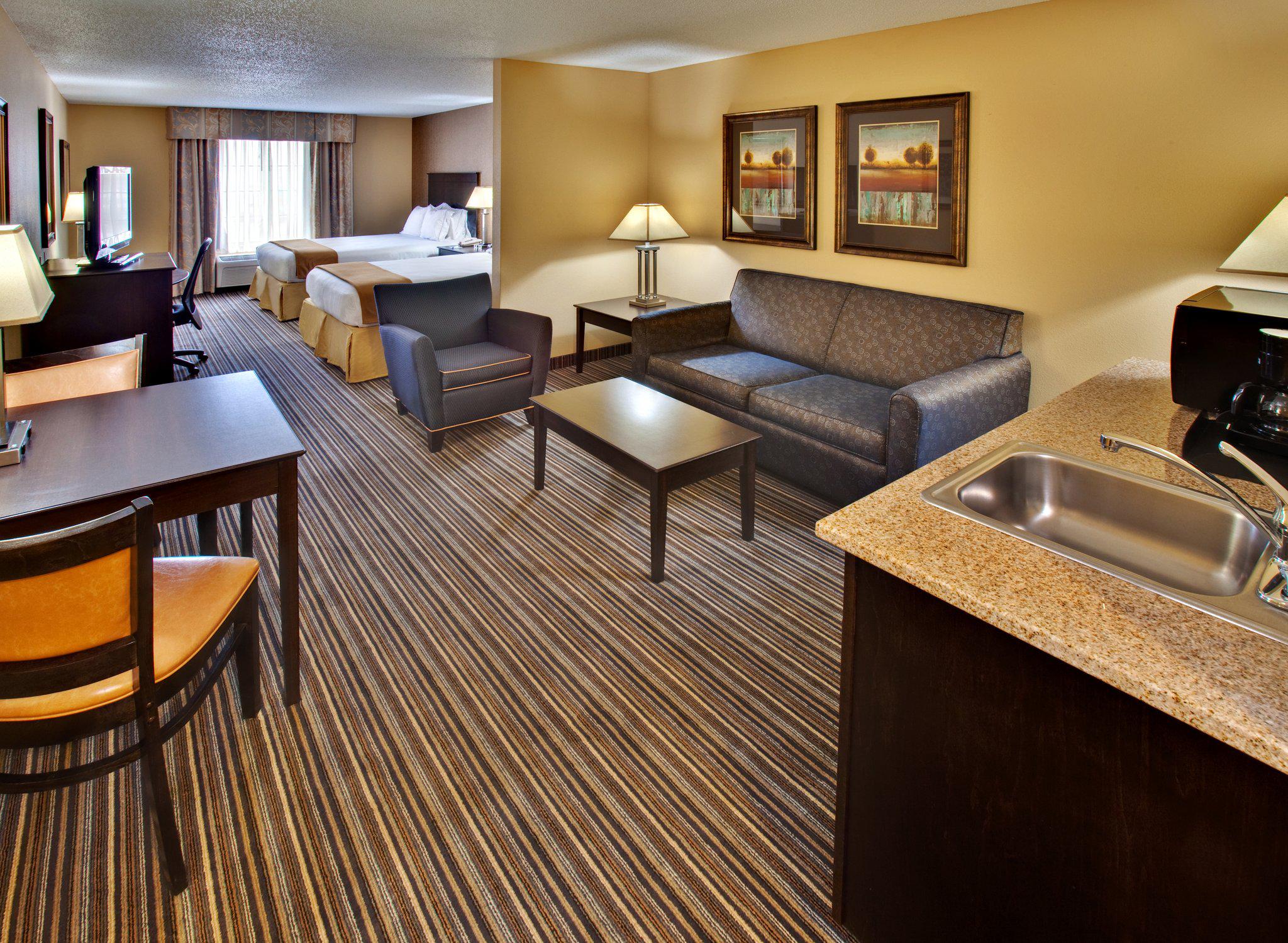 Holiday Inn Express & Suites Council Bluffs - Conv Ctr Area Photo