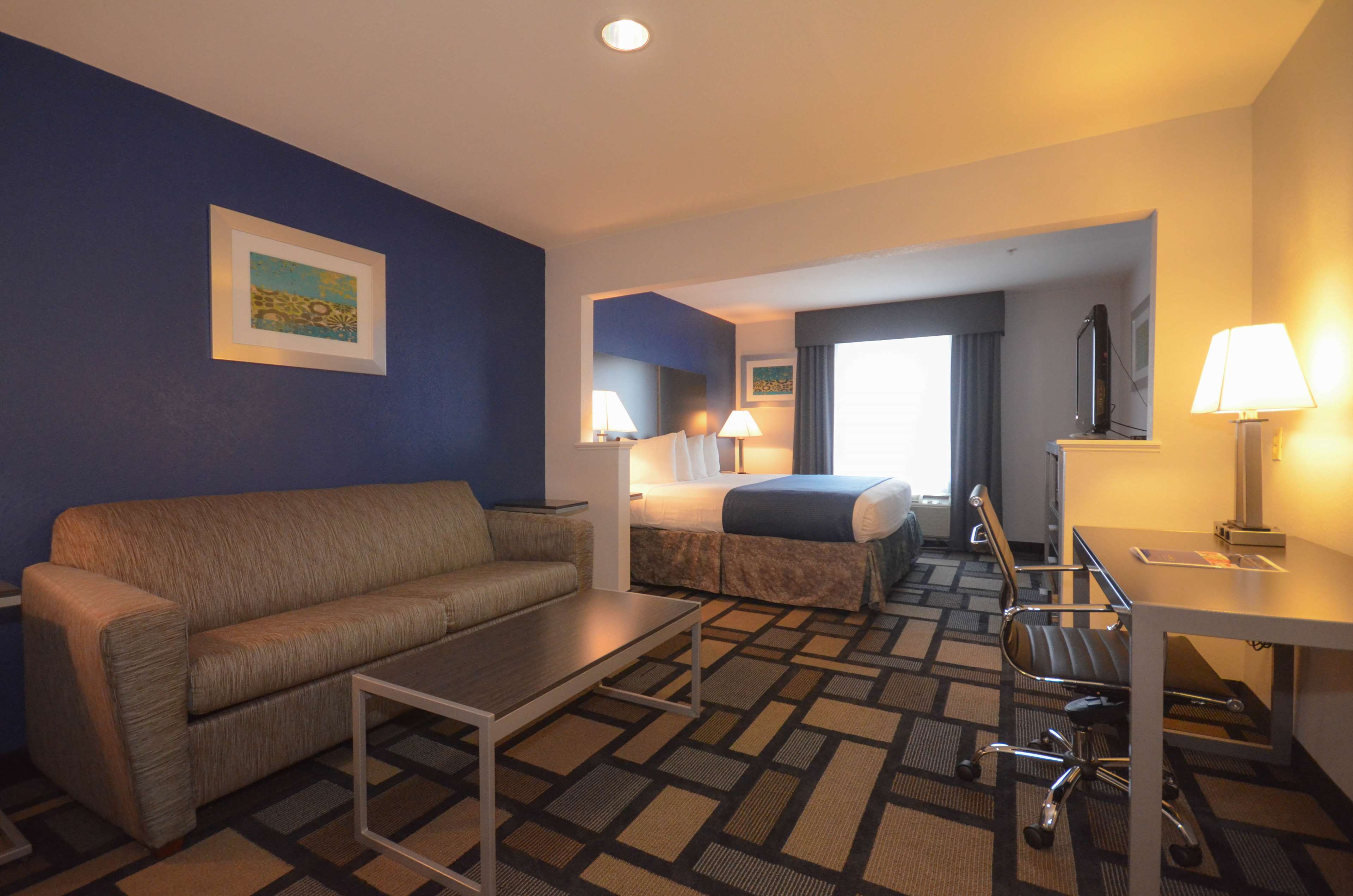 Best Western Galleria Inn & Suites Photo