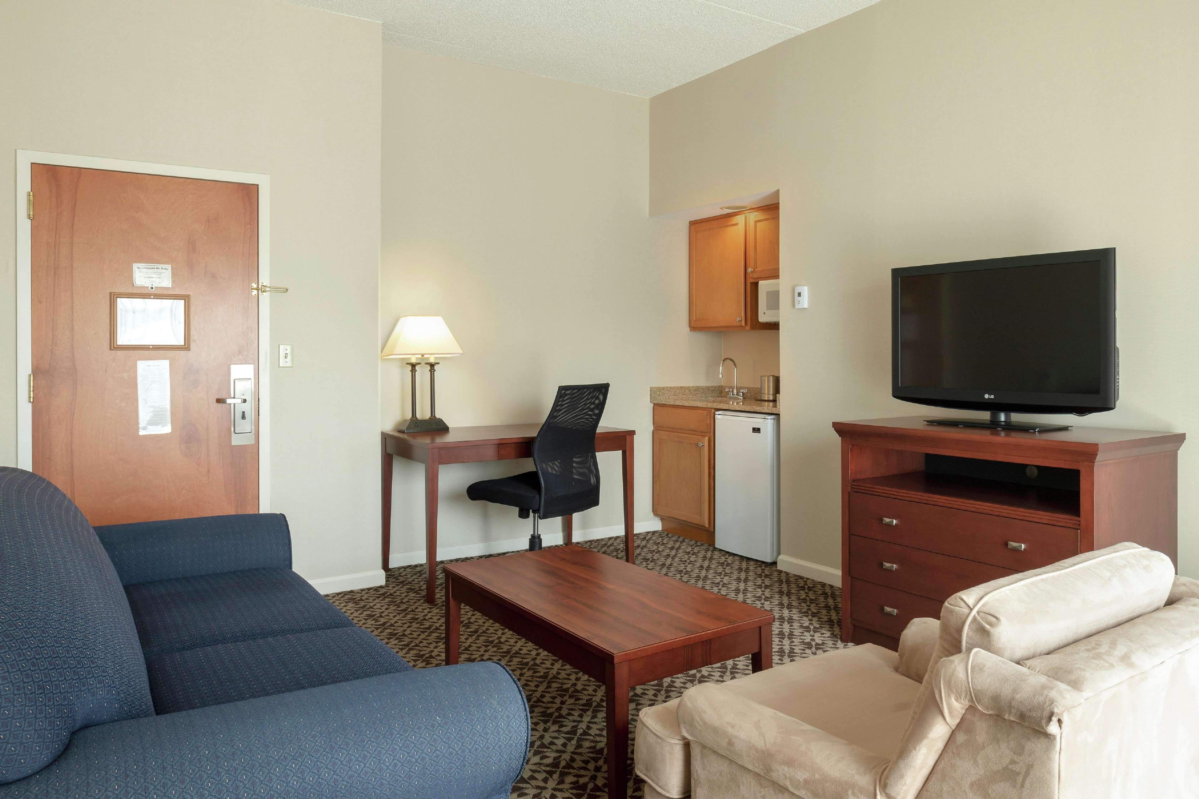 DoubleTree Suites by Hilton Hotel Mt. Laurel Photo