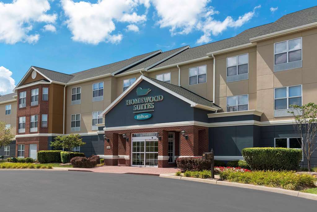 Homewood Suites by Hilton Indianapolis-Airport/Plainfield Logo