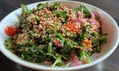 Quinoa & Kale (serves 8-10)