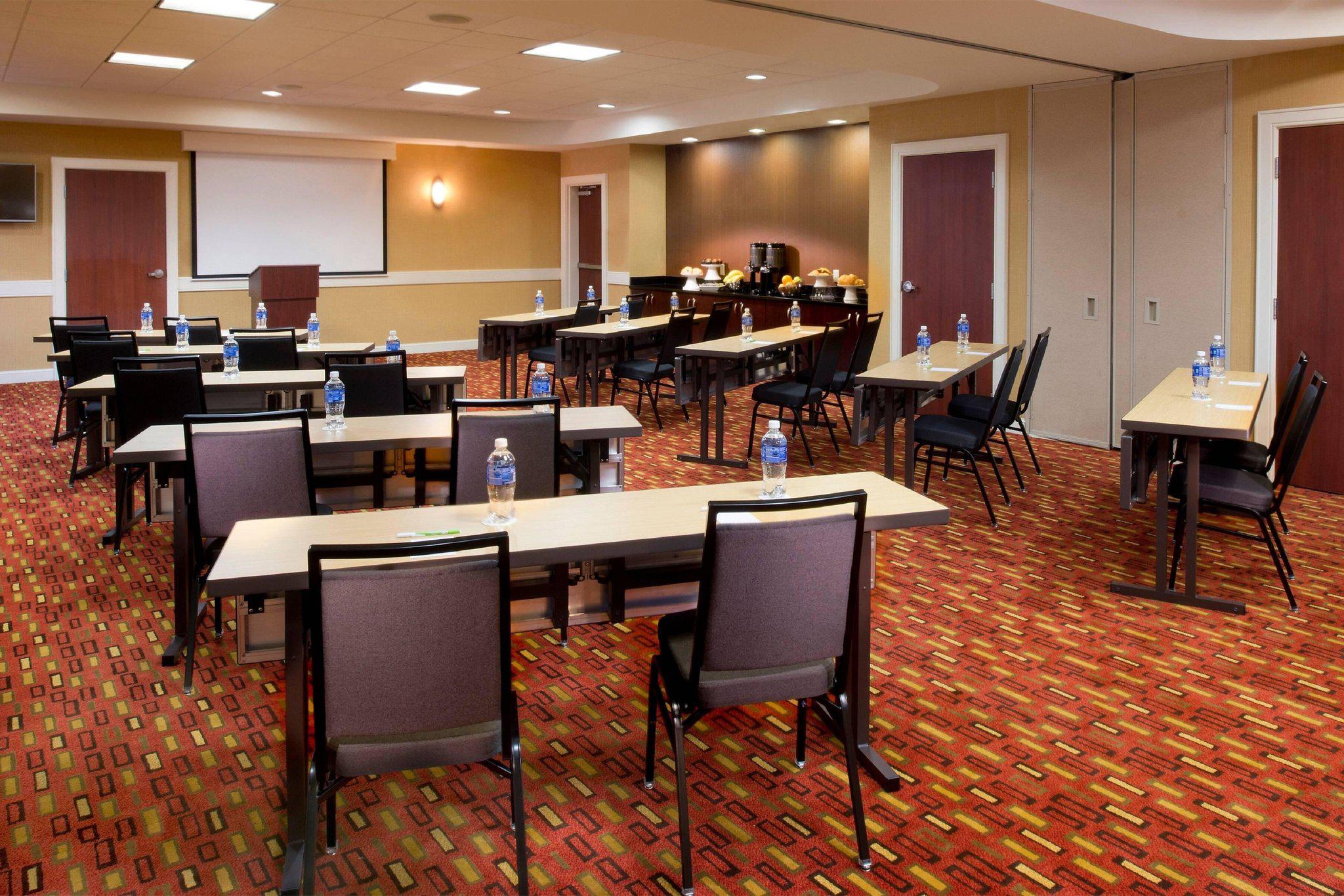 Courtyard by Marriott Memphis Collierville Photo