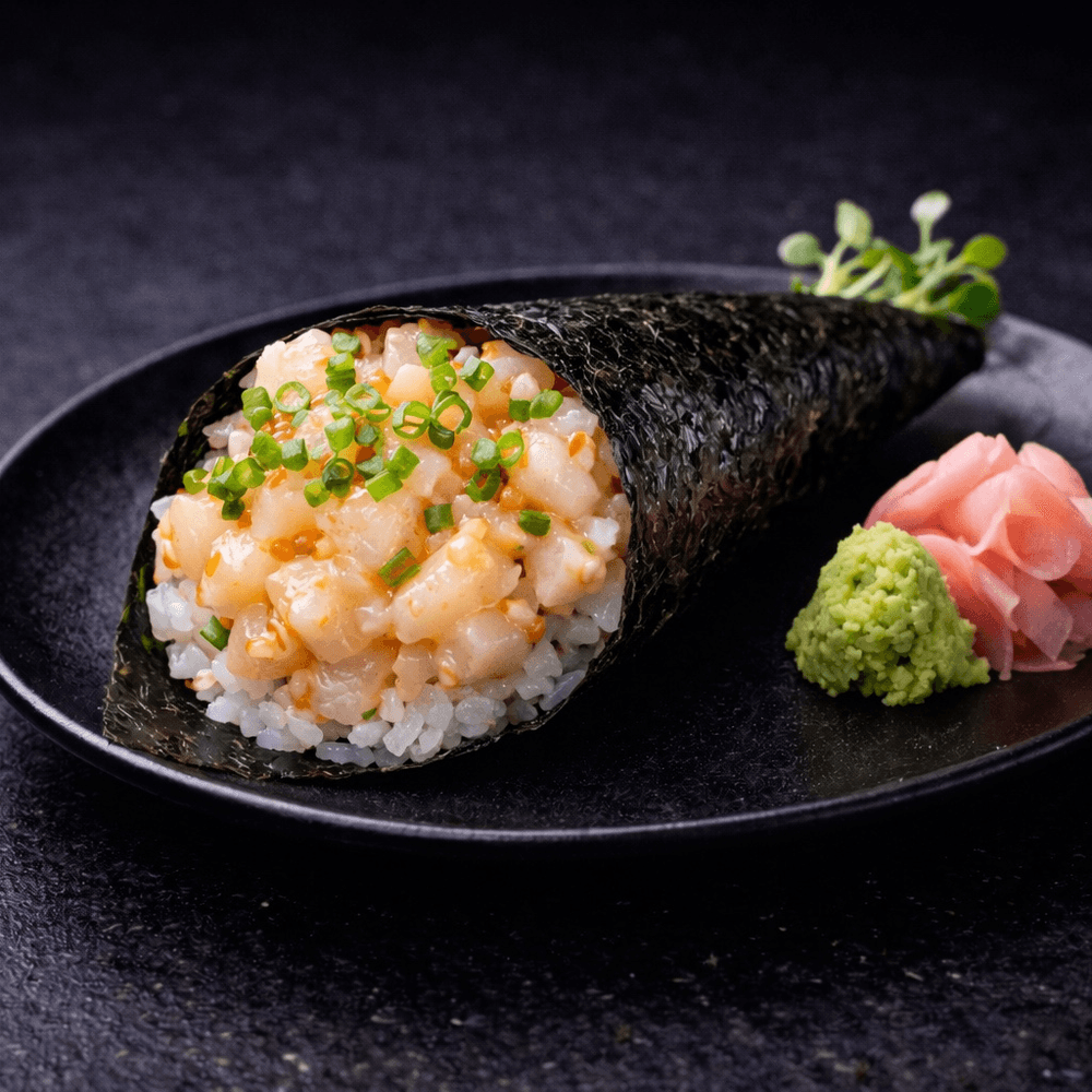 Spicy scallop Hand Roll