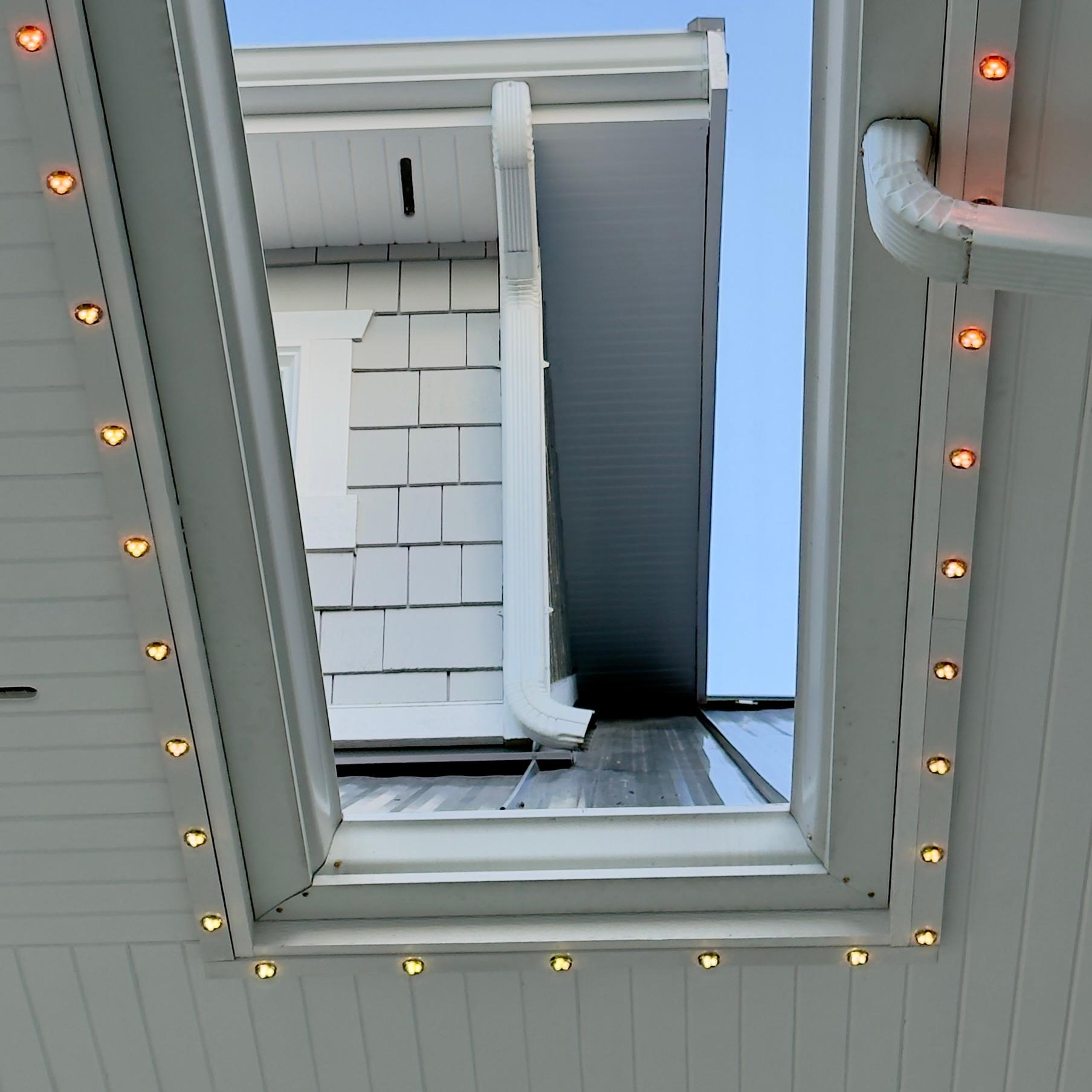 Everbeam Lighting - Permanent holiday Lighting Image