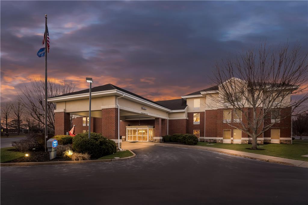 Hampton Inn & Suites Newtown Image