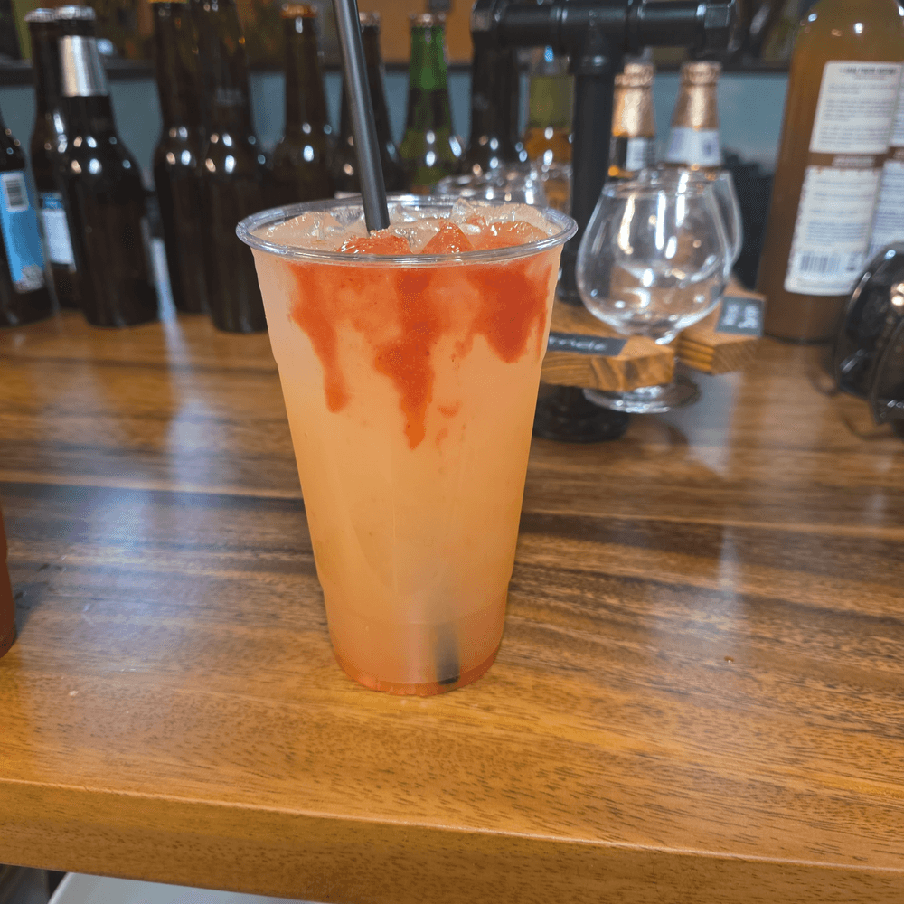 Strawberry Lemonade 24 0z.