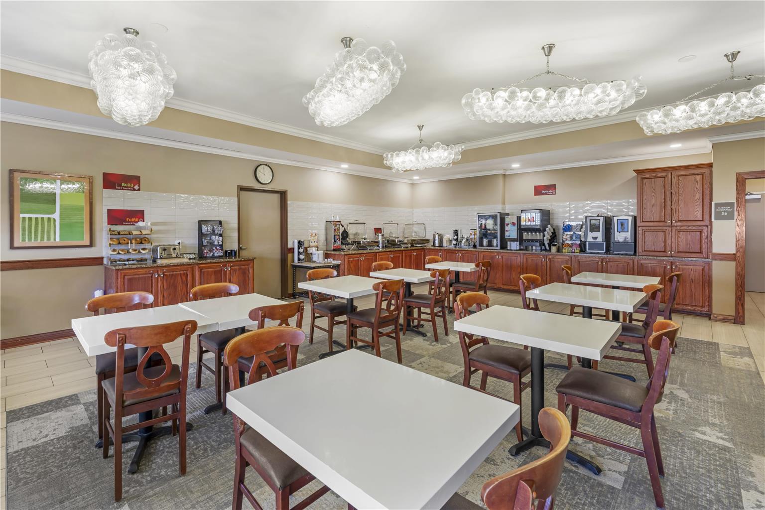 Best Western Plus Butterfield Inn Image