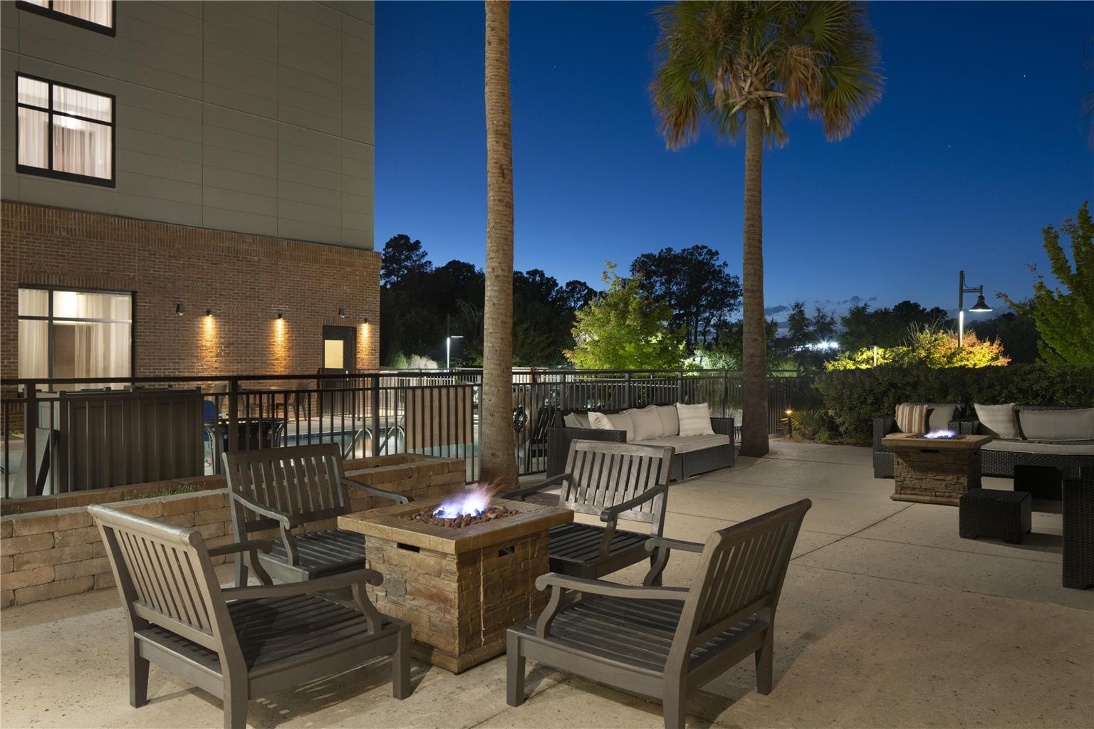 DoubleTree by Hilton Charleston Riverview Image