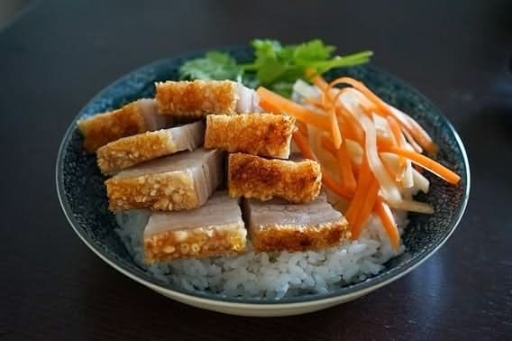 C3. Heo Quay (Crispy Pork Belly)