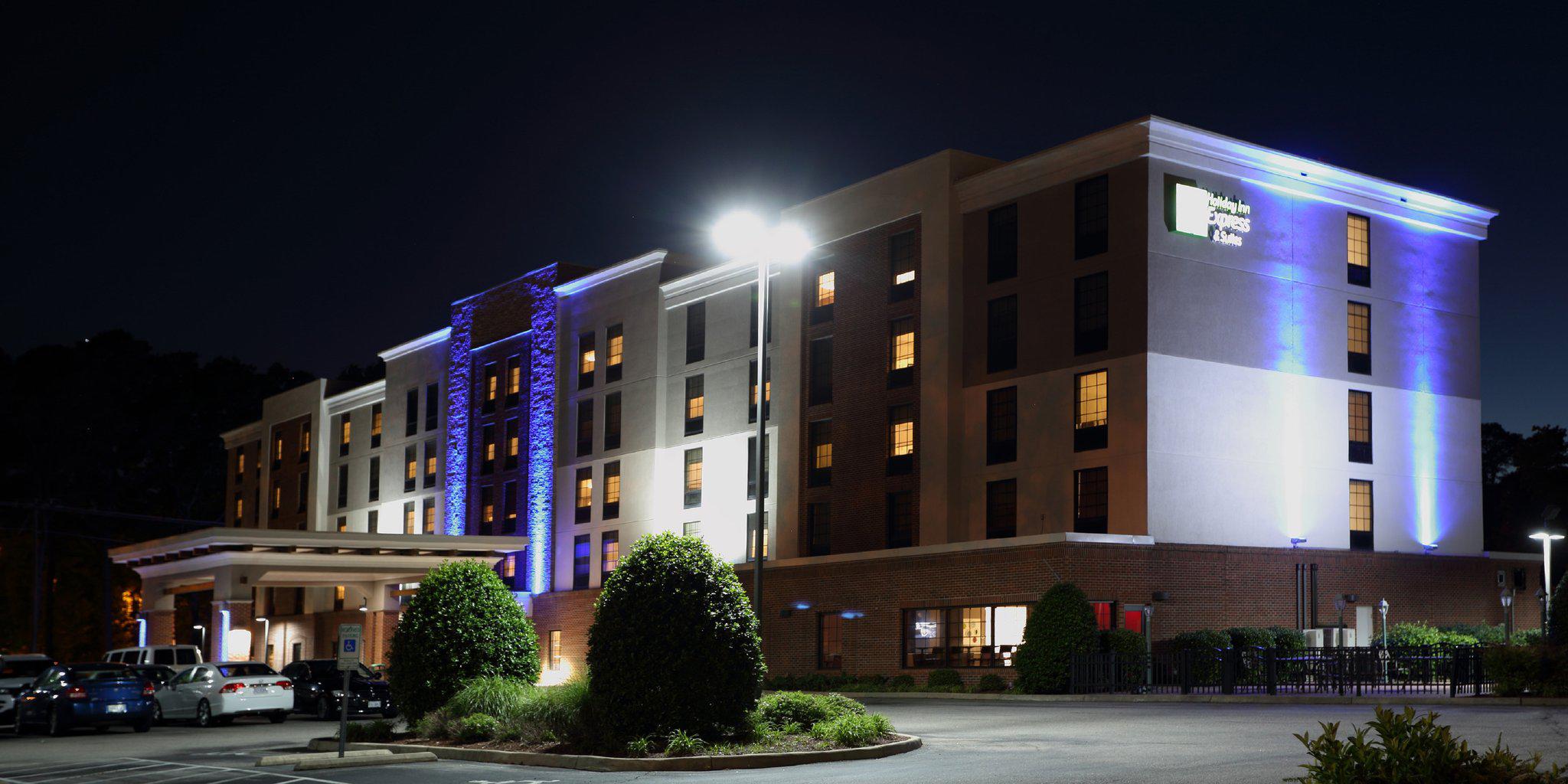 Holiday Inn Express & Suites Newport News Photo