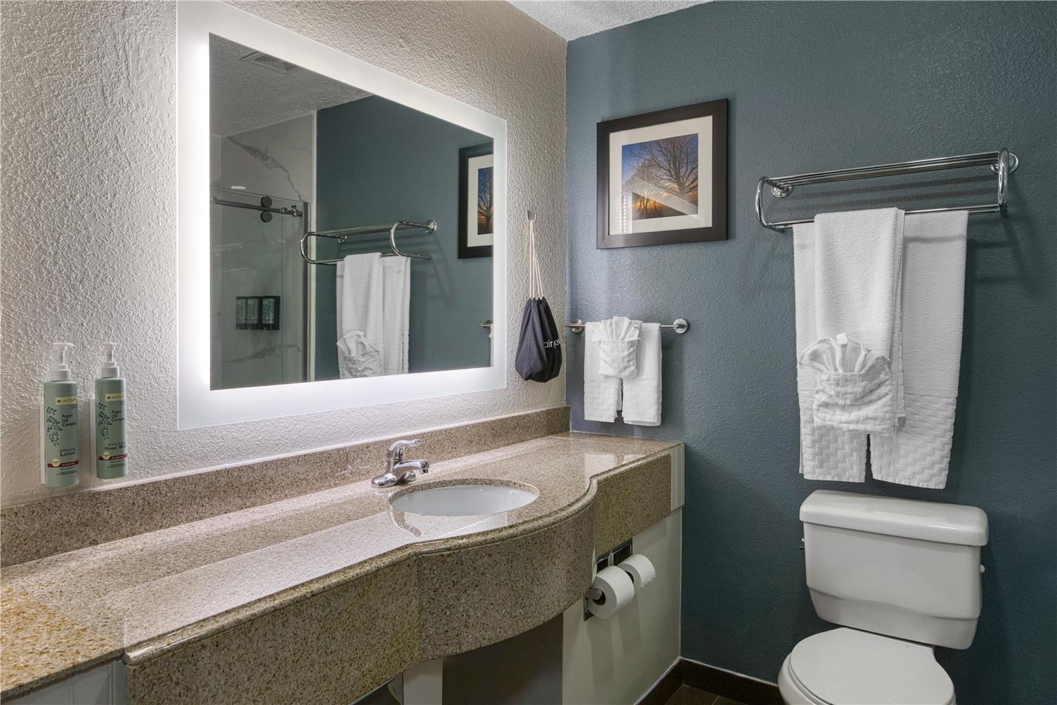 Best Western Waldo Inn & Suites Image