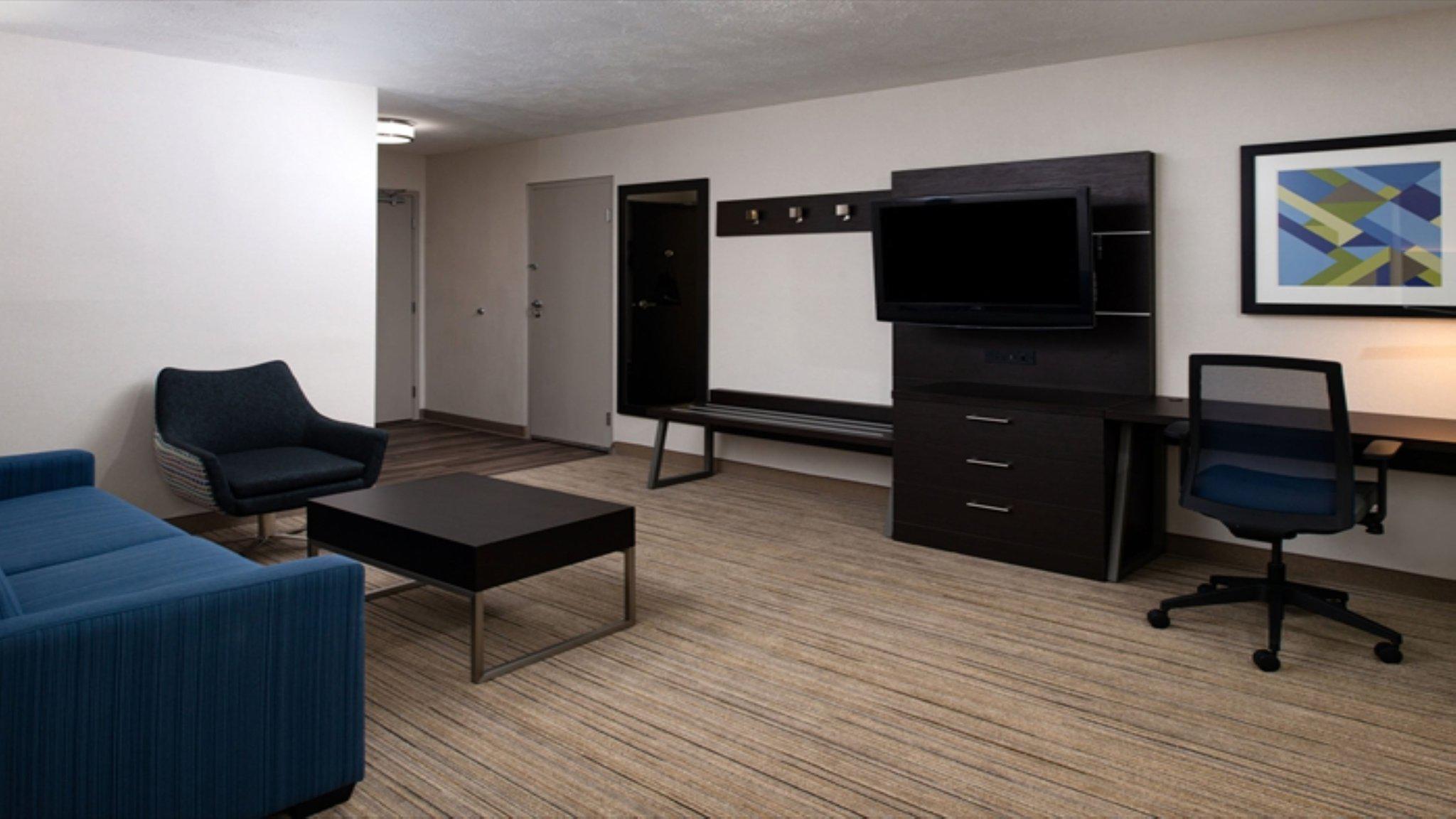 Holiday Inn Express Cincinnati West Photo