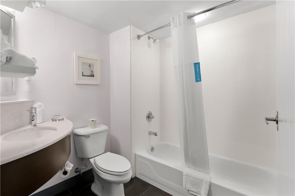 Hampton Inn & Suites Newtown Image