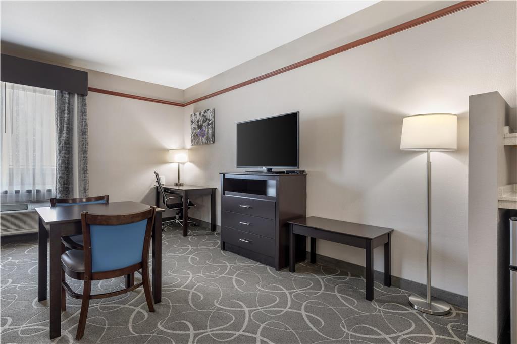 Best Western Limestone Inn & Suites Image