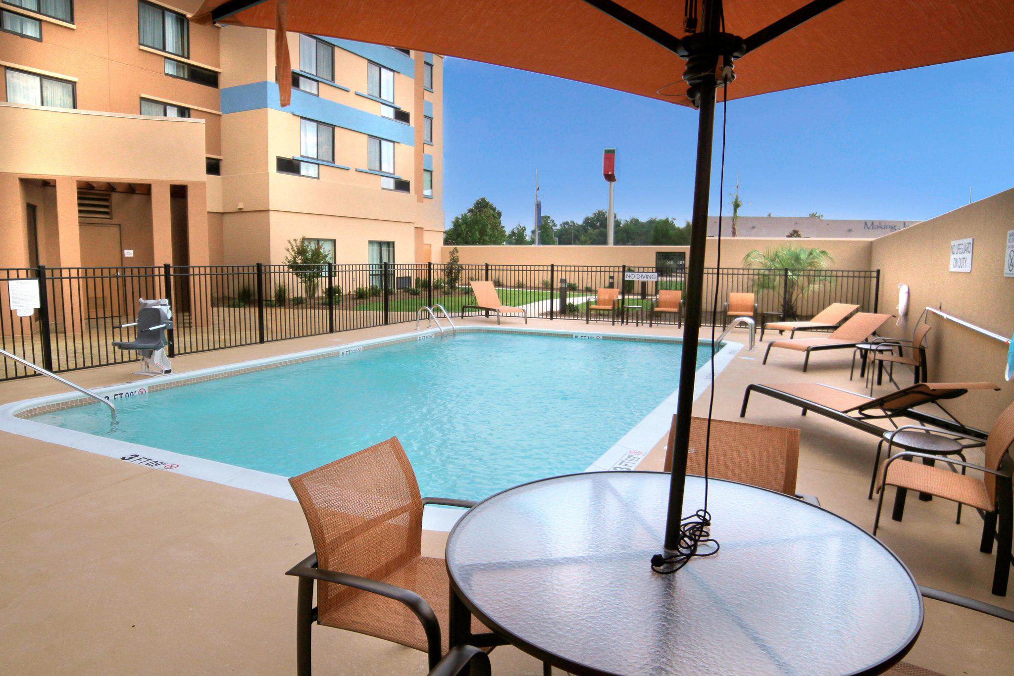 Courtyard by Marriott Jackson Airport/Pearl Photo