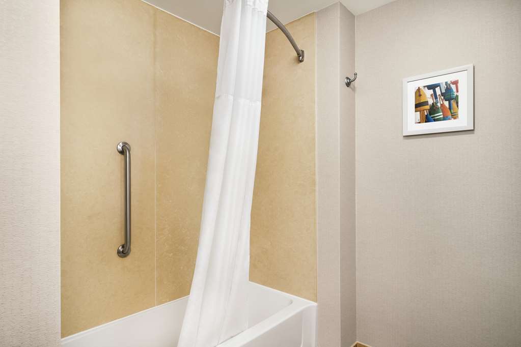 Hampton Inn Portland Downtown - Waterfront Image