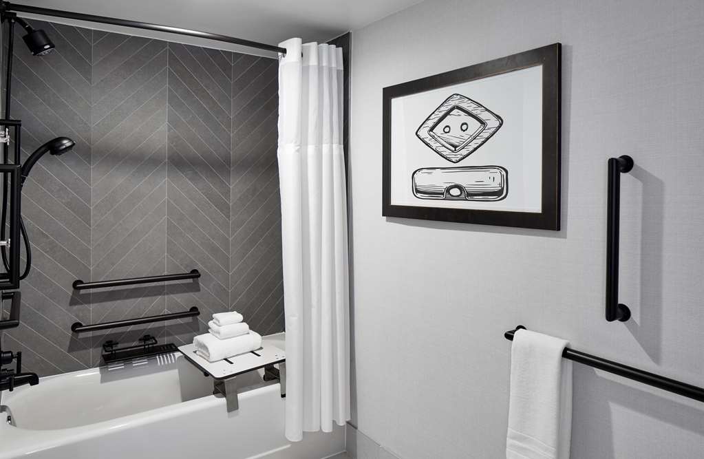 Cumberland House Knoxville, Tapestry Collection by Hilton Image