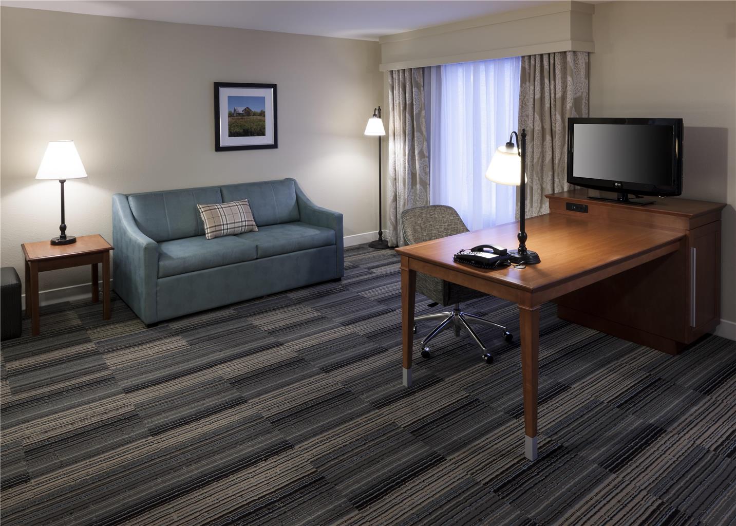 Hampton Inn & Suites Davenport Image