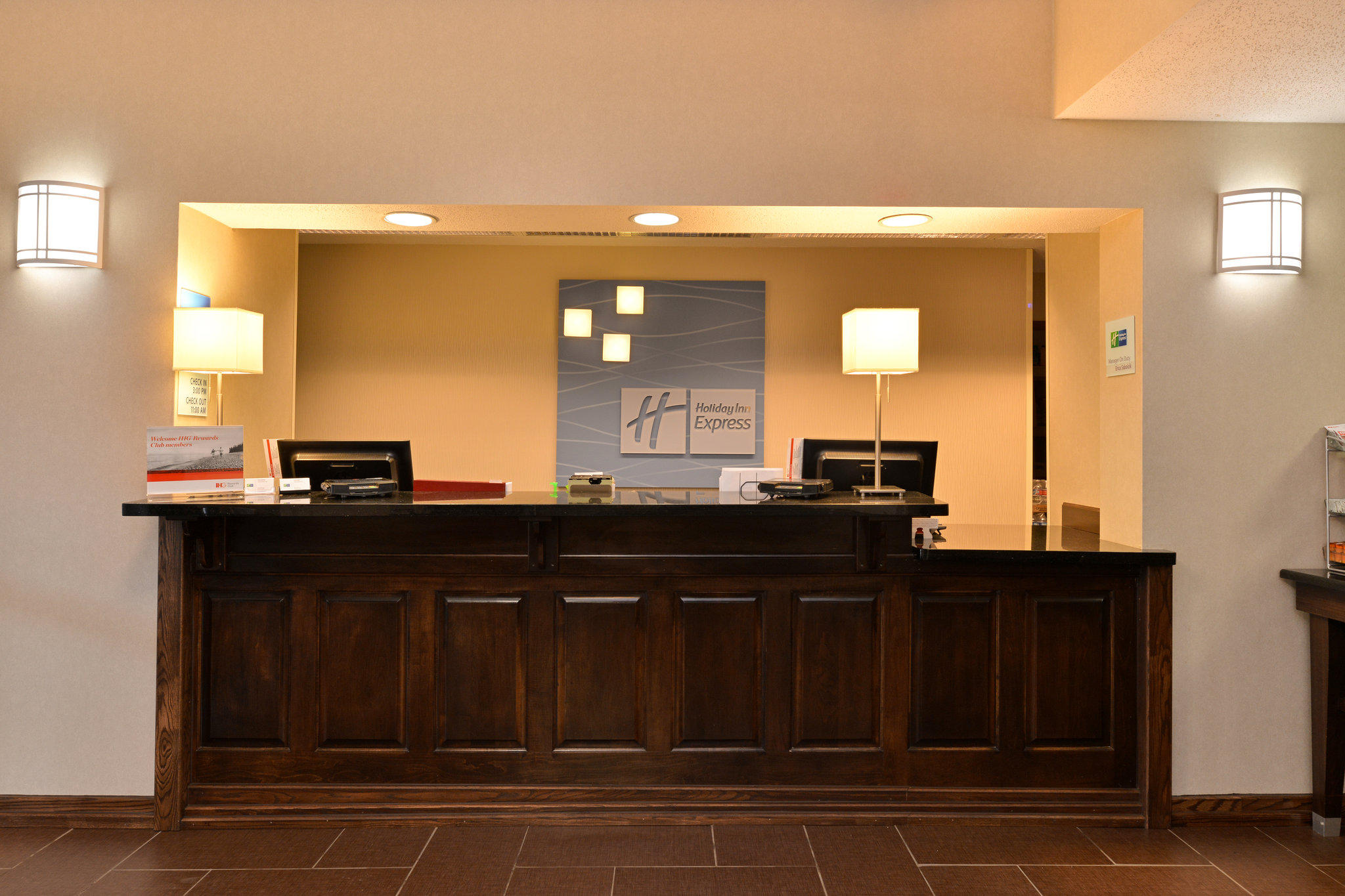 Holiday Inn Express & Suites St Marys Photo