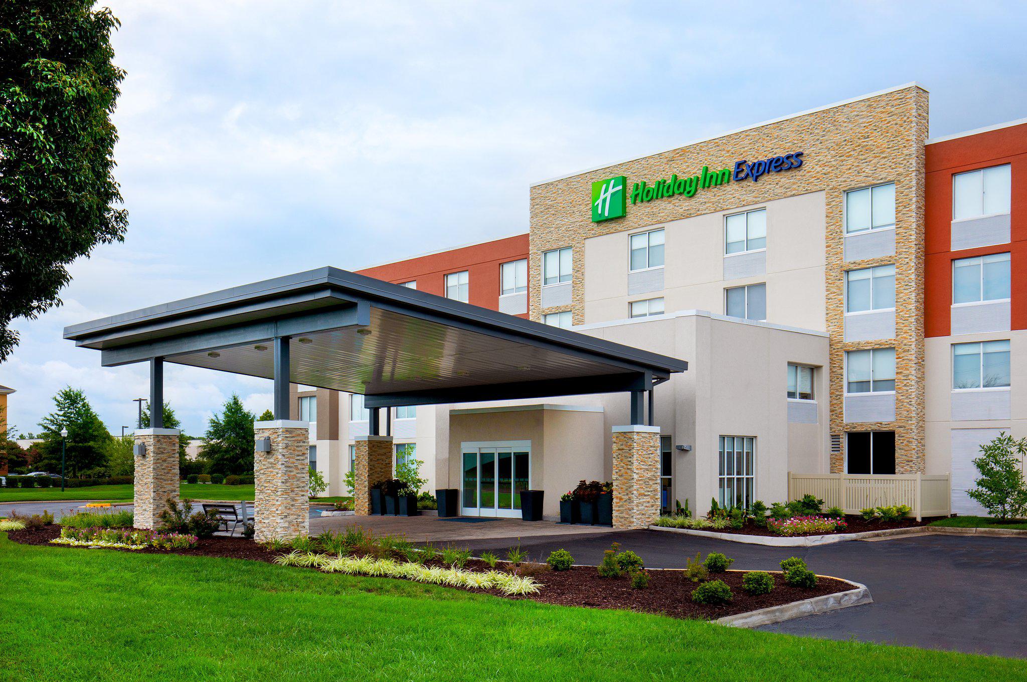 Holiday Inn Express Chesapeake - Norfolk Photo