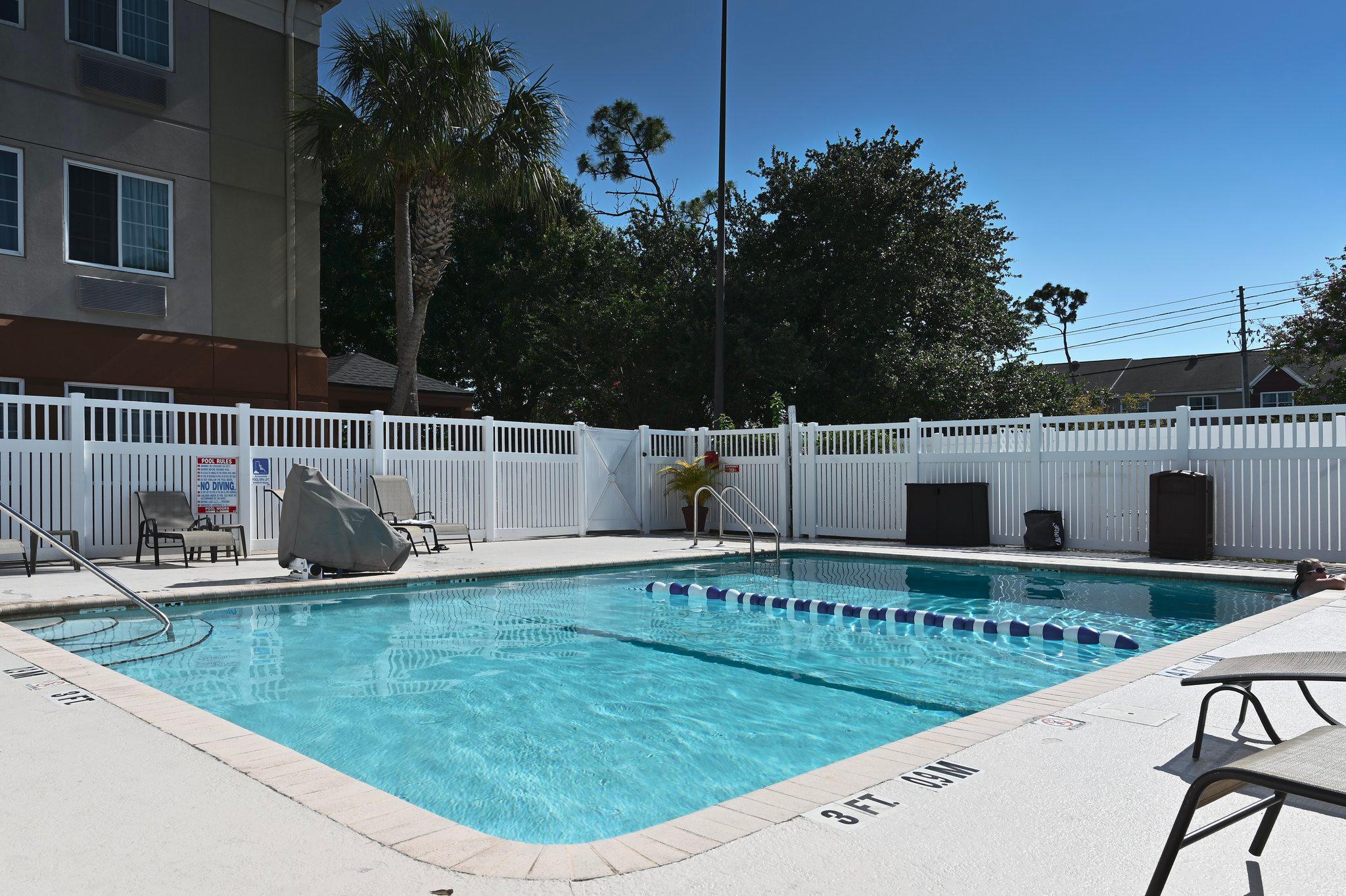 Candlewood Suites Clearwater Photo