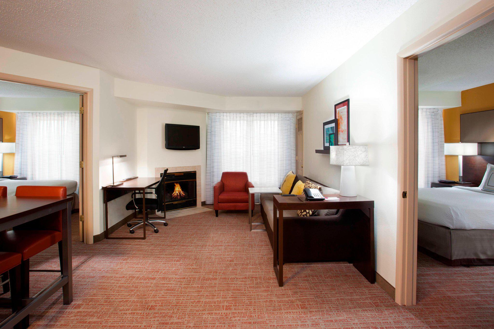 Residence Inn by Marriott Pittsburgh Airport Photo